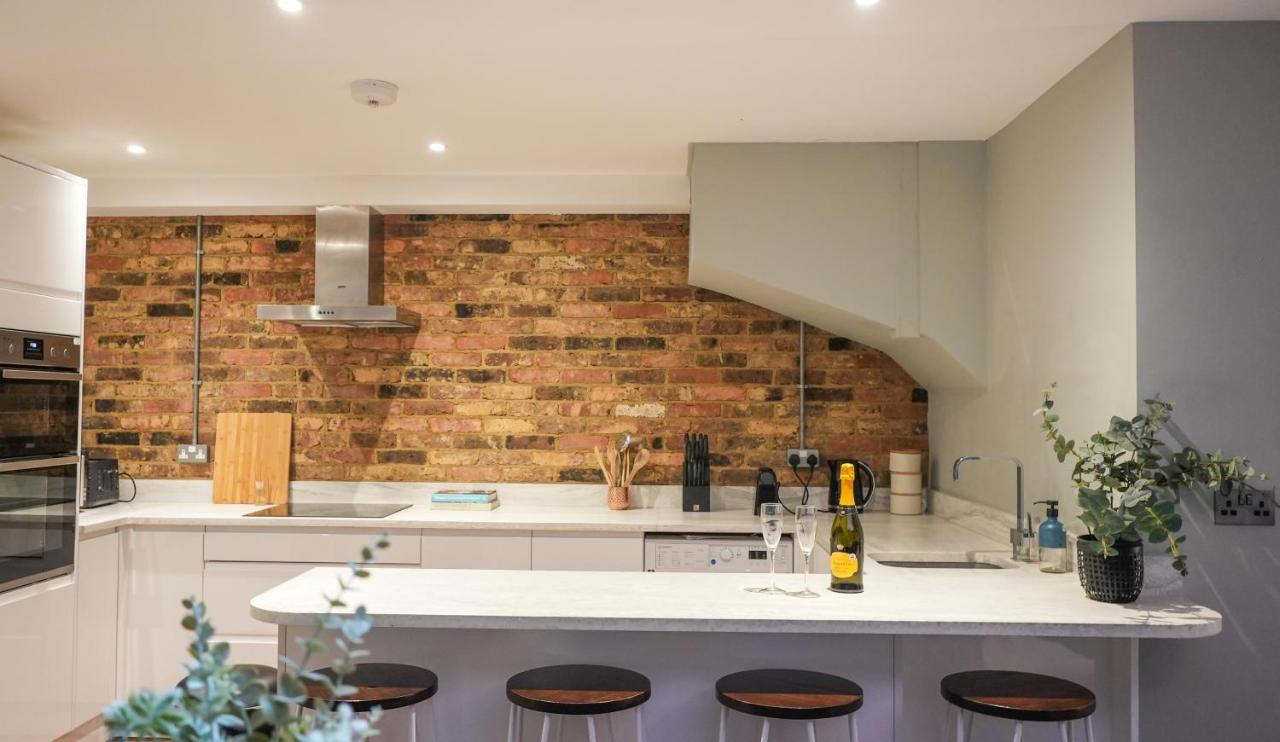 Stunning Brighton Seaside 2-Bedroom Townhouse With Patio, Sleeps 6 Eksteriør bilde